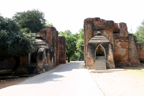 Tharabha Gate