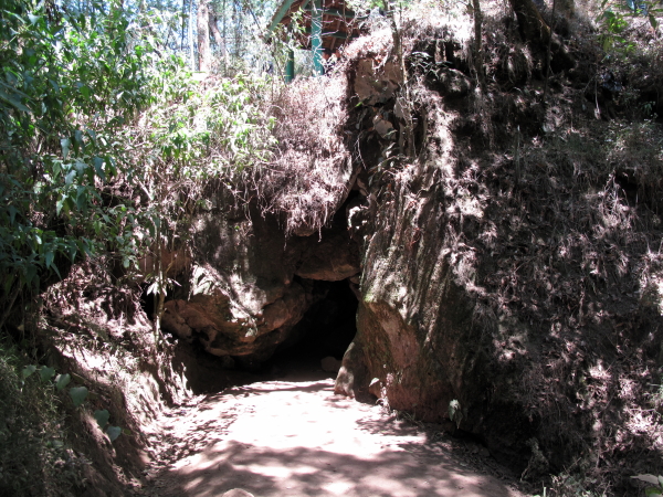 One of the 'caves' between the two lakes