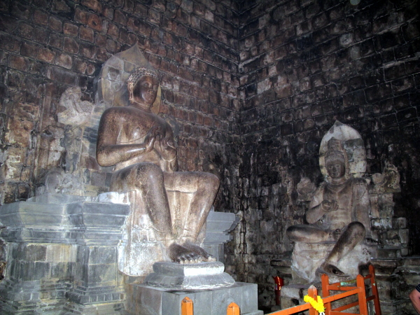 The central seated Buddha image within Mendut temple.