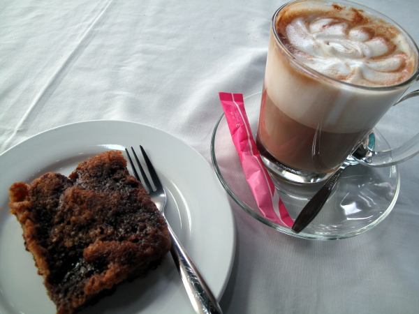 Coffee and coffee cake at Bolaven cafe