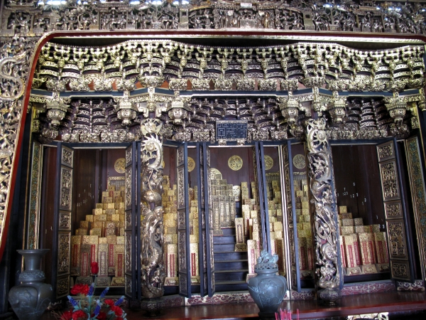Detailed look at the altar in one of the side rooms