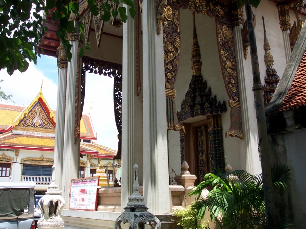 The main prayer hall, showing the 'curtains' froming the portico