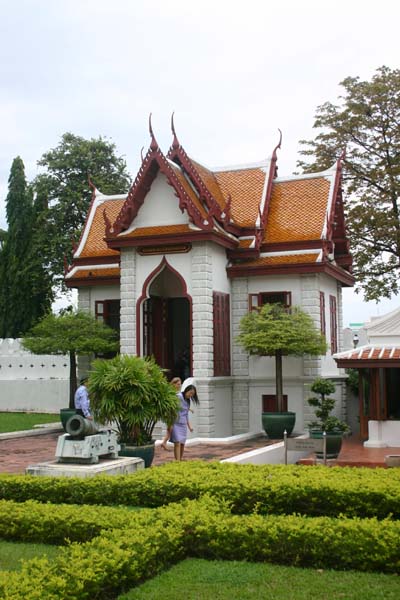 Taksin Shrine