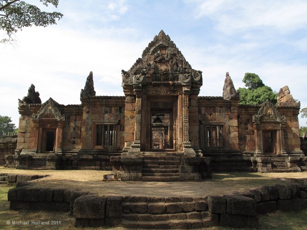 The eastern gate to Muang Tam