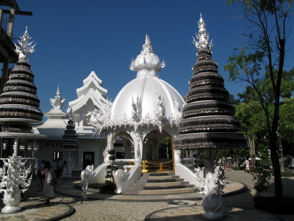 The well, surrounded by towers holding thousands, if not millions, of prayer chimes