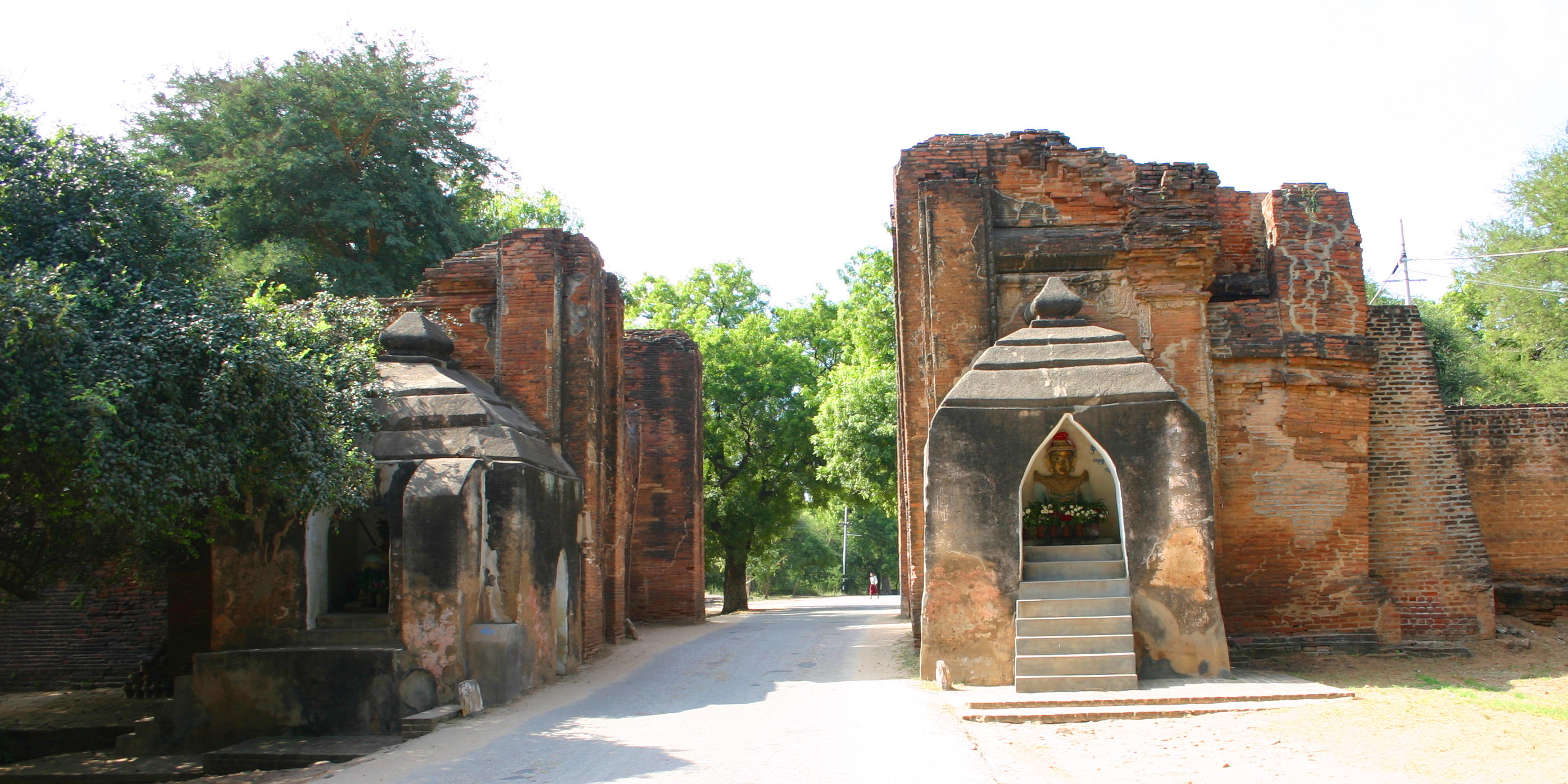 Tharabha Gate