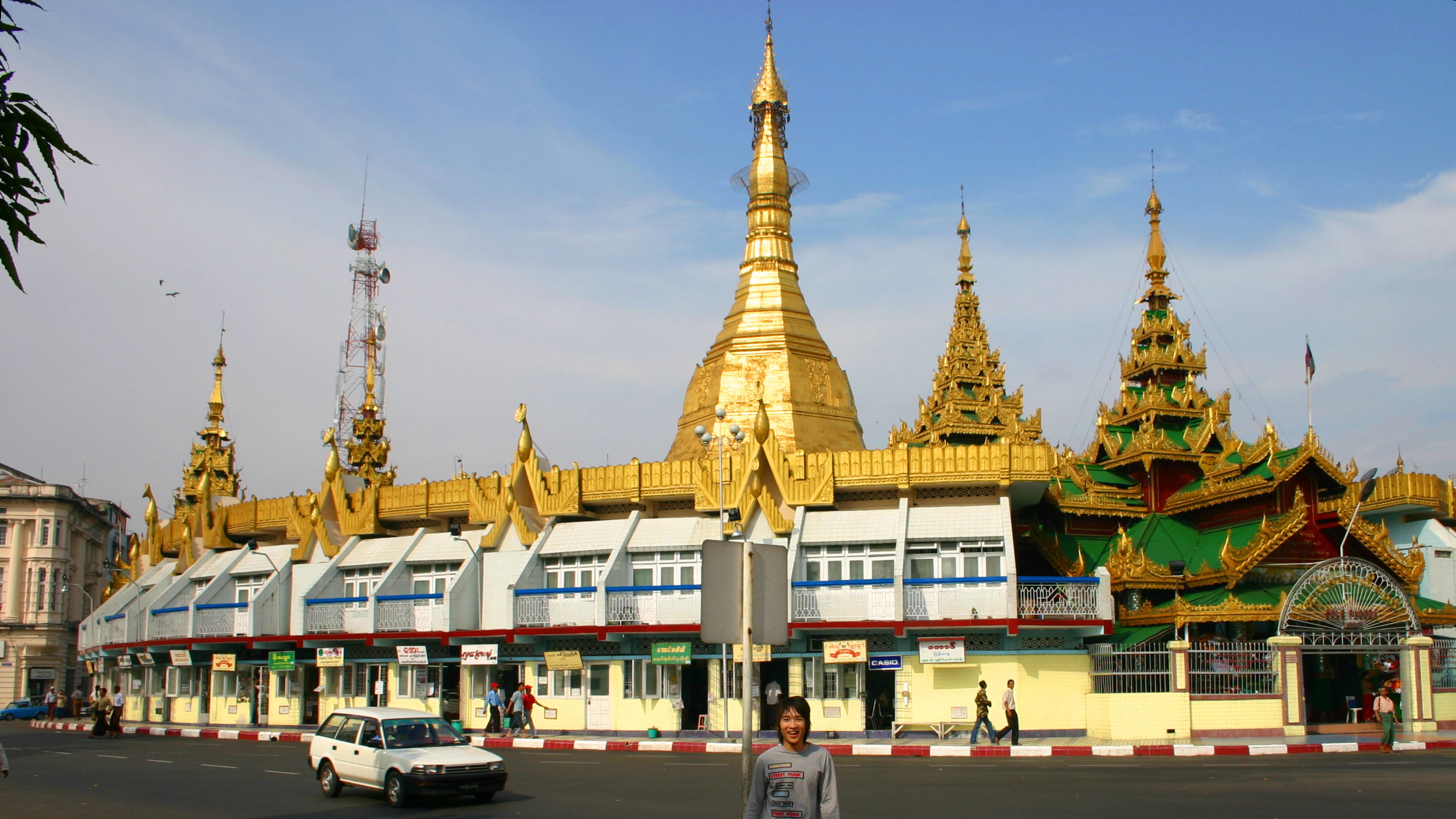 Sule Pagoda