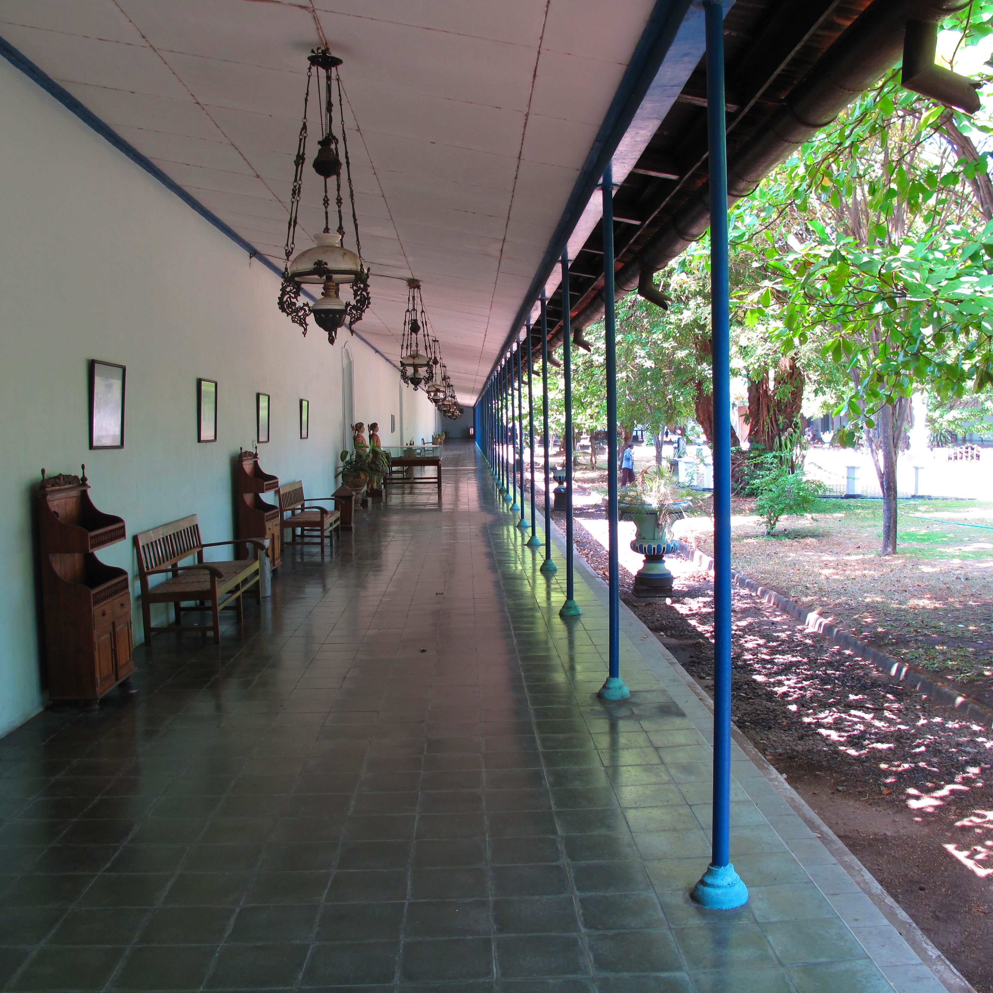 The open corridor around the courtyard housing the museum