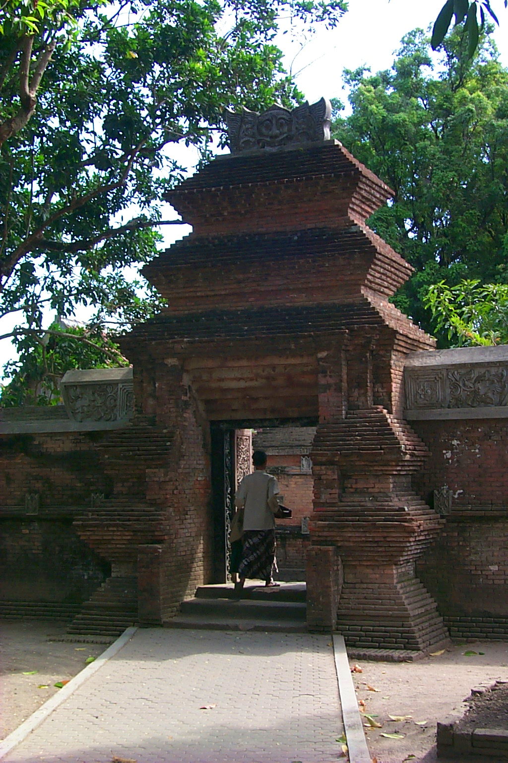 Gateway to tomb