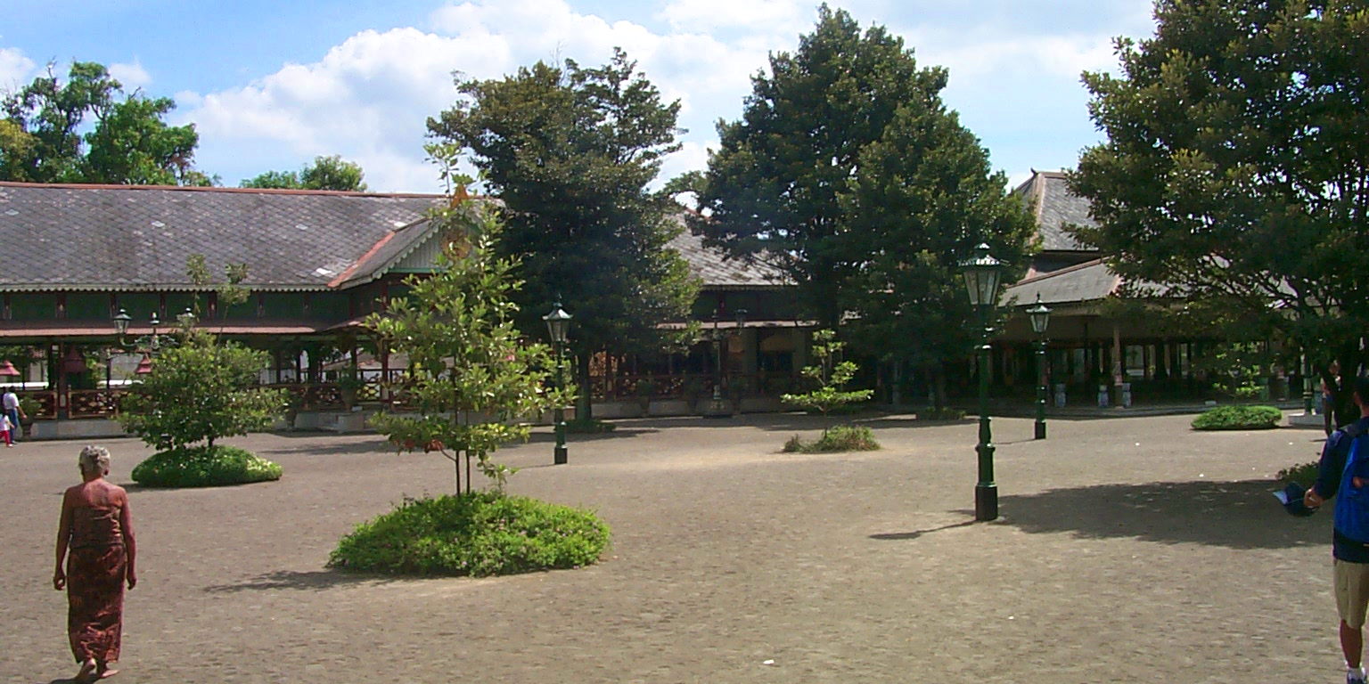 The open corridor around the courtyard housing the museum