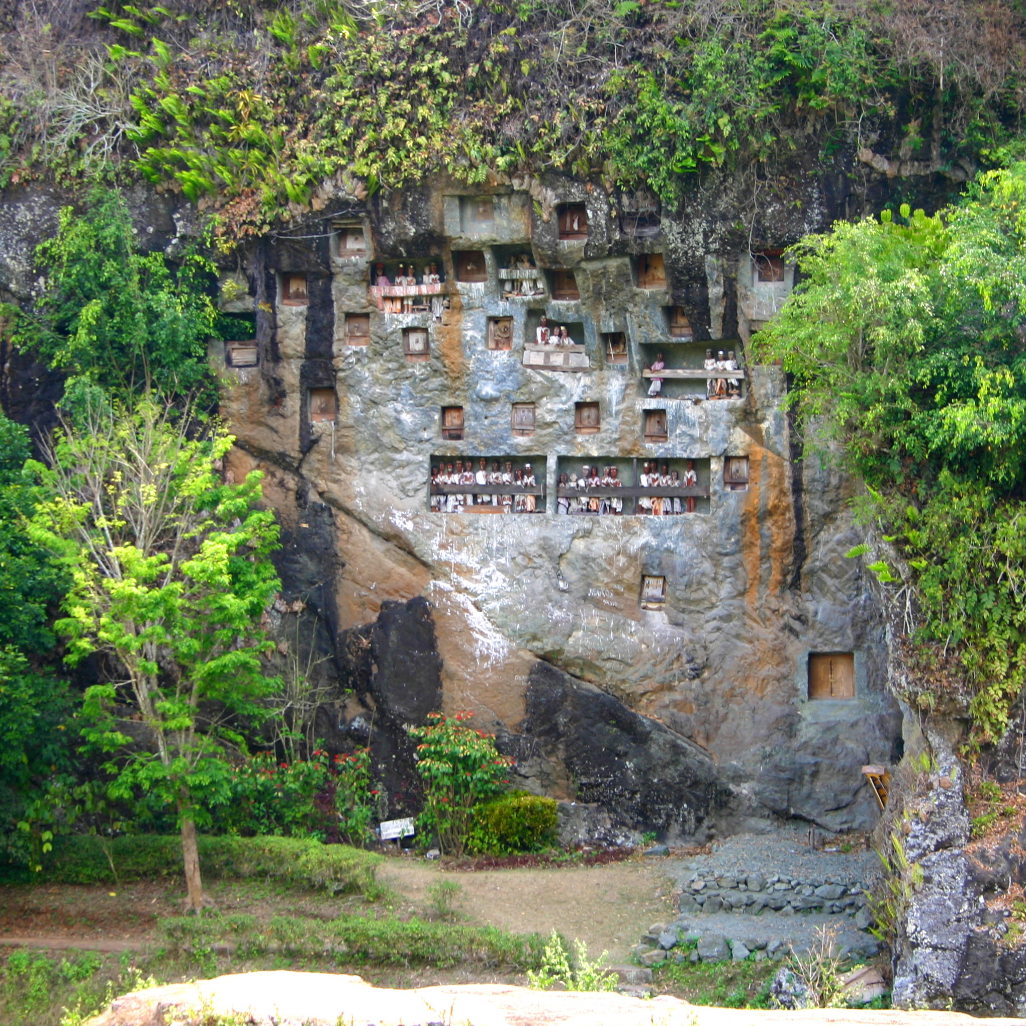 Fascinating royal graves of Tana Toraja