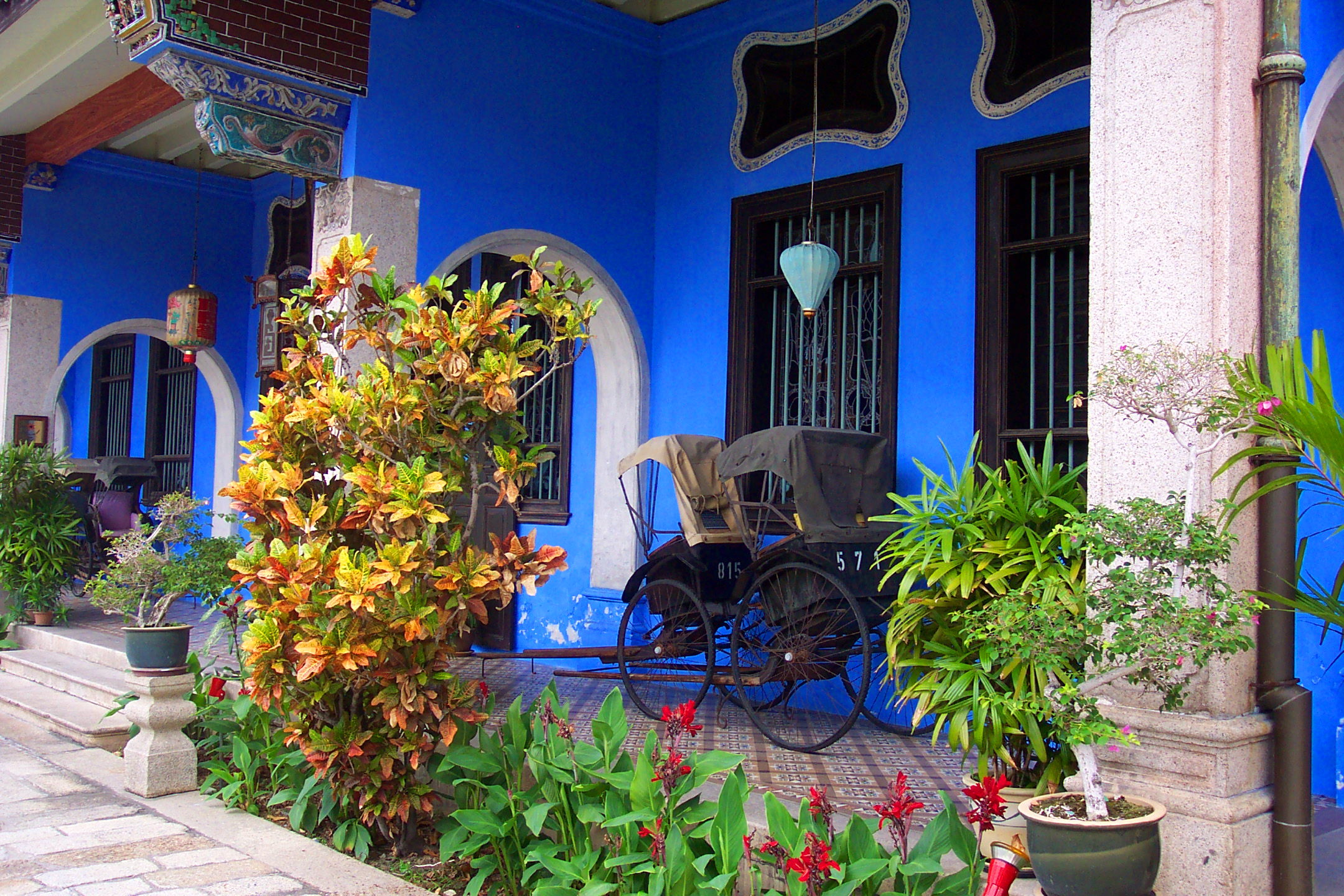 Another shot of the old fashioned rickshaws on the porch